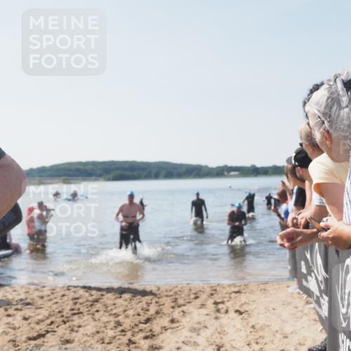22.06.2025 - Viking Triathlon MichiJ http://msf.ph/oto/8065976 22.06.2025 10:32:35 Schwimmen 80, 170, 208, 278, 492, 554 meine-sportfotos.de