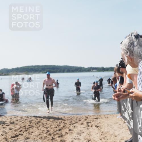 22.06.2025 - Viking Triathlon MichiJ http://msf.ph/oto/8065981 22.06.2025 10:32:36 Schwimmen 80, 170, 208, 278, 492, 554 meine-sportfotos.de