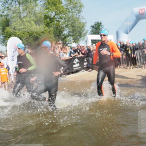 22.06.2025 - Viking Triathlon KatJ http://msf.ph/oto/8065982 22.06.2025 10:06:35 Schwimmen 44, 74, 93, 109, 159, 168, 186, 205, 219, 261, 358, 376, 450, 606, 625 meine-sportfotos.de