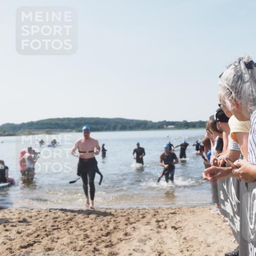 22.06.2025 - Viking Triathlon MichiJ http://msf.ph/oto/8065983 22.06.2025 10:32:36 Schwimmen 80, 170, 208, 278, 492, 554 meine-sportfotos.de