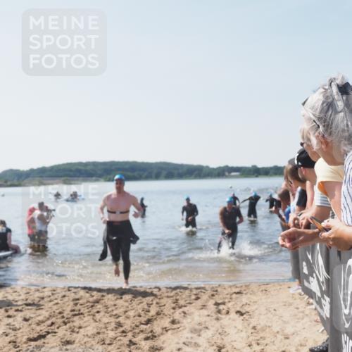 22.06.2025 - Viking Triathlon MichiJ http://msf.ph/oto/8065984 22.06.2025 10:32:36 Schwimmen 80, 170, 208, 278, 492, 554 meine-sportfotos.de