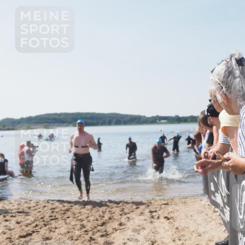 22.06.2025 - Viking Triathlon MichiJ http://msf.ph/oto/8065986 22.06.2025 10:32:37 Schwimmen 80, 170, 208, 278, 492, 554 meine-sportfotos.de