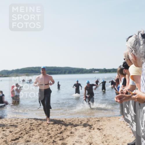 22.06.2025 - Viking Triathlon MichiJ http://msf.ph/oto/8065987 22.06.2025 10:32:37 Schwimmen 80, 170, 208, 278, 492, 554 meine-sportfotos.de