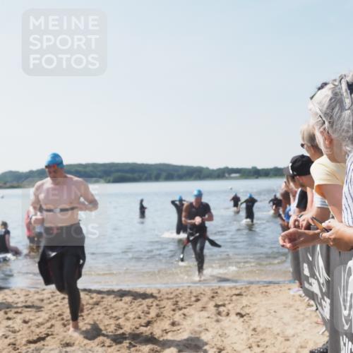 22.06.2025 - Viking Triathlon MichiJ http://msf.ph/oto/8065992 22.06.2025 10:32:38 Schwimmen 80, 170, 208, 278, 492, 554 meine-sportfotos.de