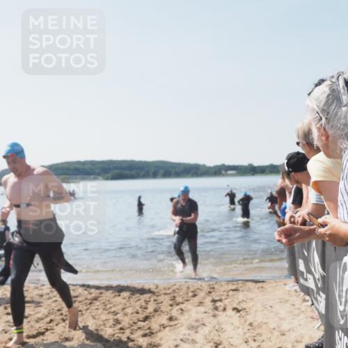 22.06.2025 - Viking Triathlon MichiJ http://msf.ph/oto/8065995 22.06.2025 10:32:38 Schwimmen 80, 170, 208, 278, 492, 554 meine-sportfotos.de