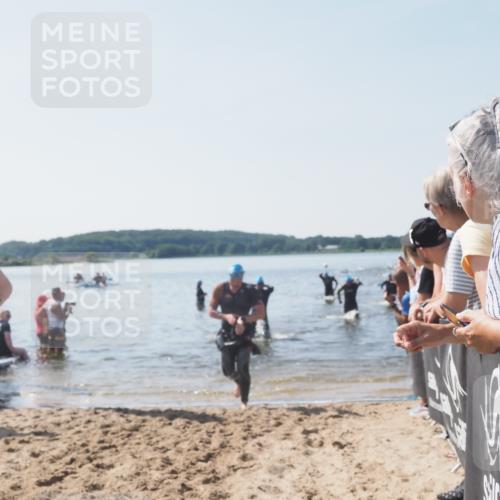 22.06.2025 - Viking Triathlon MichiJ http://msf.ph/oto/8065996 22.06.2025 10:32:39 Schwimmen 80, 170, 208, 278, 492, 554 meine-sportfotos.de