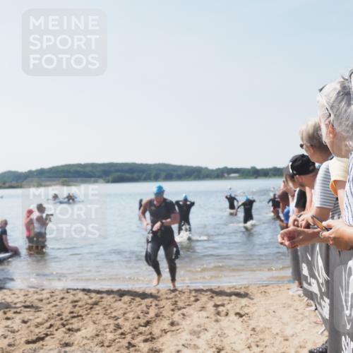 22.06.2025 - Viking Triathlon MichiJ http://msf.ph/oto/8065998 22.06.2025 10:32:39 Schwimmen 80, 170, 208, 278, 492, 554 meine-sportfotos.de