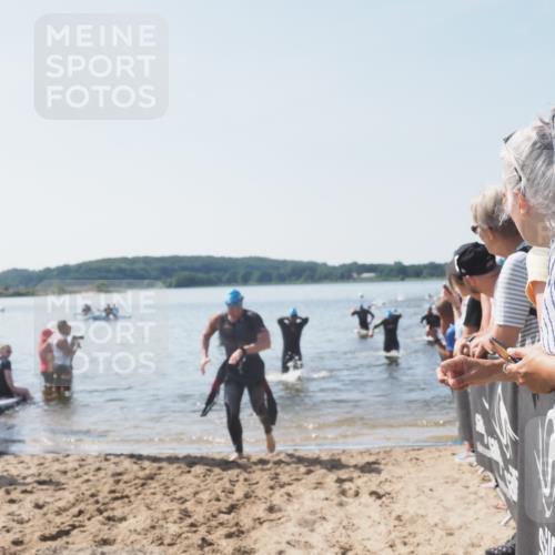 22.06.2025 - Viking Triathlon MichiJ http://msf.ph/oto/8066000 22.06.2025 10:32:39 Schwimmen 80, 170, 208, 278, 492, 554 meine-sportfotos.de