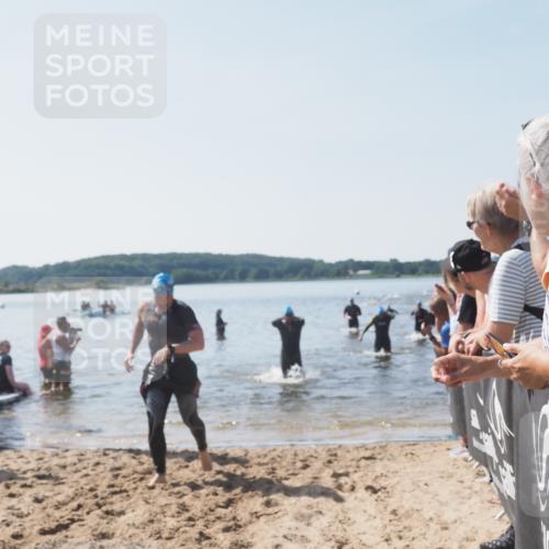 22.06.2025 - Viking Triathlon MichiJ http://msf.ph/oto/8066003 22.06.2025 10:32:40 Schwimmen 80, 170, 208, 278, 554 meine-sportfotos.de