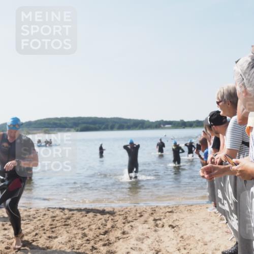 22.06.2025 - Viking Triathlon MichiJ http://msf.ph/oto/8066007 22.06.2025 10:32:40 Schwimmen 80, 170, 208, 278, 554 meine-sportfotos.de