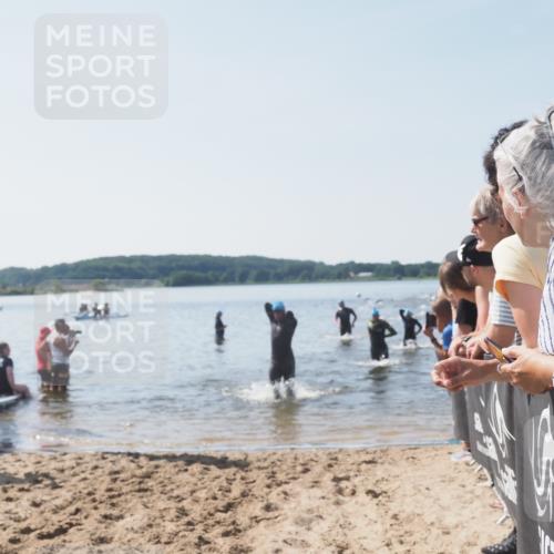 22.06.2025 - Viking Triathlon MichiJ http://msf.ph/oto/8066010 22.06.2025 10:32:41 Schwimmen 80, 170, 208, 278, 554 meine-sportfotos.de