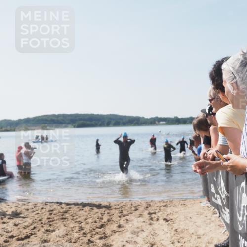 22.06.2025 - Viking Triathlon MichiJ http://msf.ph/oto/8066013 22.06.2025 10:32:41 Schwimmen 80, 170, 208, 278, 554 meine-sportfotos.de