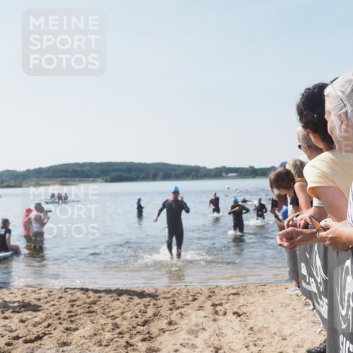 22.06.2025 - Viking Triathlon MichiJ http://msf.ph/oto/8066015 22.06.2025 10:32:42 Schwimmen 80, 208, 278, 554 meine-sportfotos.de