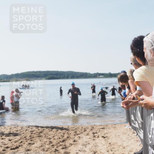 22.06.2025 - Viking Triathlon MichiJ http://msf.ph/oto/8066018 22.06.2025 10:32:42 Schwimmen 80, 208, 278, 554 meine-sportfotos.de