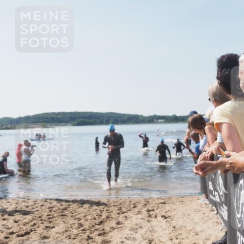 22.06.2025 - Viking Triathlon MichiJ http://msf.ph/oto/8066021 22.06.2025 10:32:43 Schwimmen 80, 208, 278, 554 meine-sportfotos.de