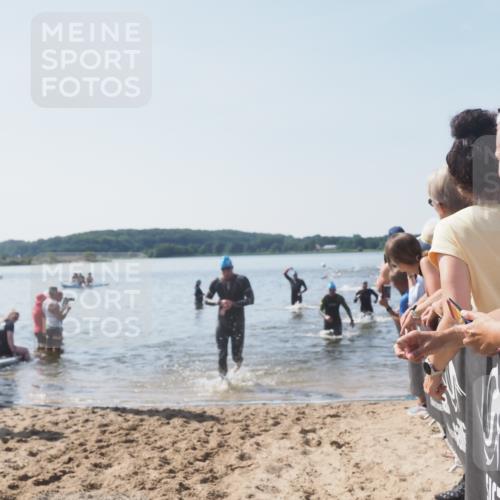 22.06.2025 - Viking Triathlon MichiJ http://msf.ph/oto/8066023 22.06.2025 10:32:43 Schwimmen 80, 208, 278, 554 meine-sportfotos.de
