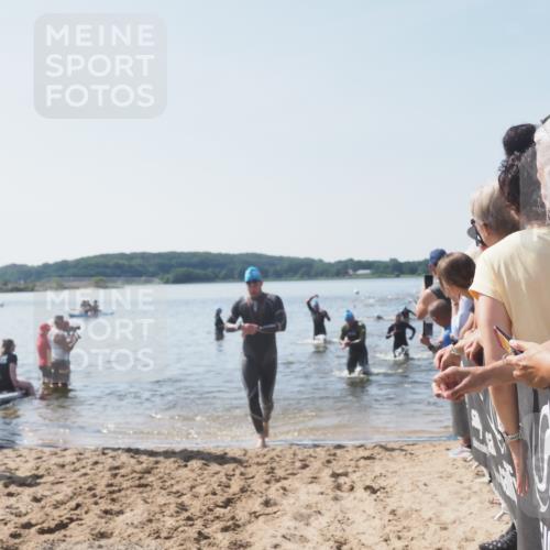 22.06.2025 - Viking Triathlon MichiJ http://msf.ph/oto/8066027 22.06.2025 10:32:44 Schwimmen 80, 208, 278, 554 meine-sportfotos.de