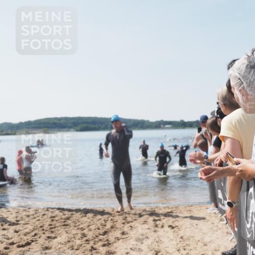 22.06.2025 - Viking Triathlon MichiJ http://msf.ph/oto/8066033 22.06.2025 10:32:44 Schwimmen 80, 208, 278, 554 meine-sportfotos.de
