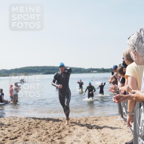 22.06.2025 - Viking Triathlon MichiJ http://msf.ph/oto/8066036 22.06.2025 10:32:45 Schwimmen 80, 208, 278, 554 meine-sportfotos.de