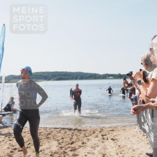 22.06.2025 - Viking Triathlon MichiJ http://msf.ph/oto/8066063 22.06.2025 10:32:52 Schwimmen 113, 278, 287, 554 meine-sportfotos.de