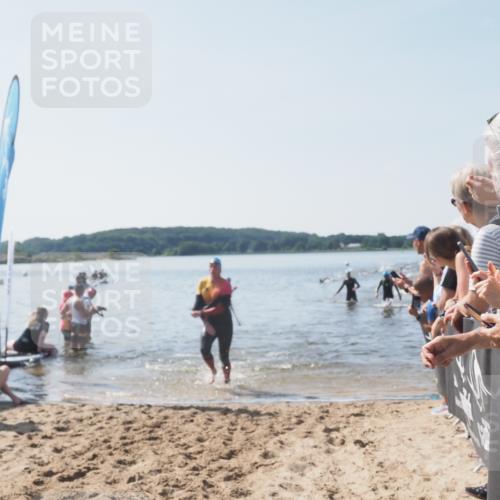 22.06.2025 - Viking Triathlon MichiJ http://msf.ph/oto/8066067 22.06.2025 10:32:52 Schwimmen 113, 278, 287, 554 meine-sportfotos.de