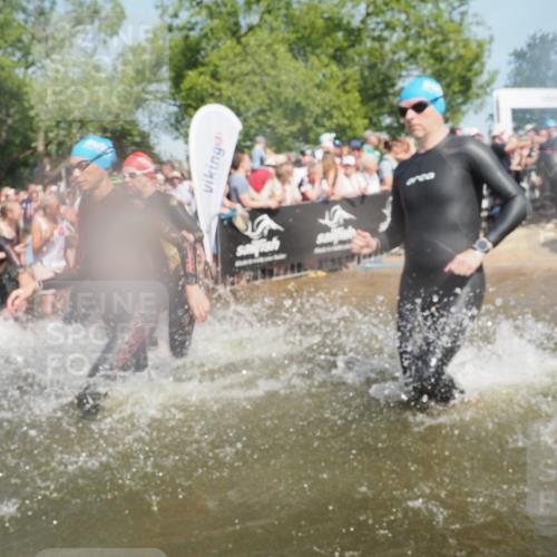 22.06.2025 - Viking Triathlon KatJ http://msf.ph/oto/8066078 22.06.2025 10:06:41 Schwimmen 44, 74, 93, 109, 159, 165, 205, 217, 219, 257, 282, 358, 376, 501, 625 meine-sportfotos.de