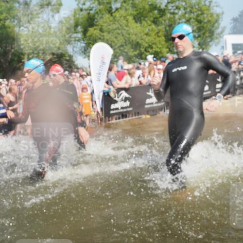 22.06.2025 - Viking Triathlon KatJ http://msf.ph/oto/8066080 22.06.2025 10:06:41 Schwimmen 44, 74, 93, 109, 159, 165, 205, 217, 219, 257, 282, 358, 376, 501, 625 meine-sportfotos.de