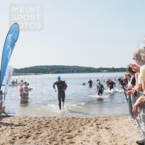 22.06.2025 - Viking Triathlon MichiJ http://msf.ph/oto/8066168 22.06.2025 10:33:22 Schwimmen 28, 38, 300, 382, 387, 522, 524, 608 meine-sportfotos.de
