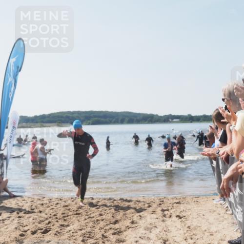 22.06.2025 - Viking Triathlon MichiJ http://msf.ph/oto/8066177 22.06.2025 10:33:23 Schwimmen 28, 38, 300, 382, 387, 522, 524, 608 meine-sportfotos.de