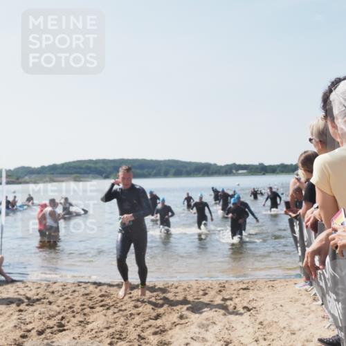 22.06.2025 - Viking Triathlon MichiJ http://msf.ph/oto/8066220 22.06.2025 10:33:33 Schwimmen 38, 255, 300, 304, 348, 382, 457, 522, 524 meine-sportfotos.de