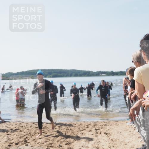 22.06.2025 - Viking Triathlon MichiJ http://msf.ph/oto/8066235 22.06.2025 10:33:38 Schwimmen 5, 38, 149, 255, 304, 348, 382, 457, 522, 524 meine-sportfotos.de