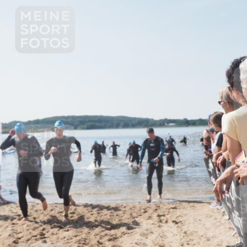22.06.2025 - Viking Triathlon MichiJ http://msf.ph/oto/8066250 22.06.2025 10:33:40 Schwimmen 5, 38, 50, 149, 242, 255, 304, 348, 382, 438, 457, 522 meine-sportfotos.de