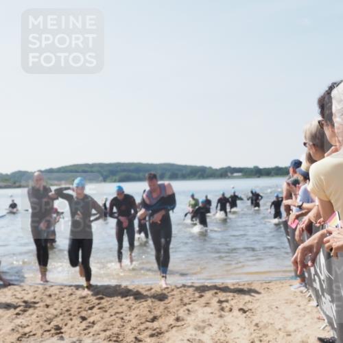 22.06.2025 - Viking Triathlon MichiJ http://msf.ph/oto/8066284 22.06.2025 10:33:47 Schwimmen 5, 50, 75, 149, 184, 229, 242, 255, 304, 348, 349, 438, 457 meine-sportfotos.de