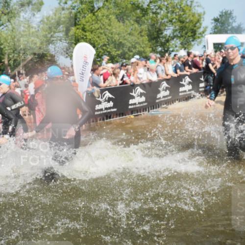 22.06.2025 - Viking Triathlon KatJ http://msf.ph/oto/8066294 22.06.2025 10:06:56 Schwimmen 66, 183, 244, 290, 318, 321, 337, 369, 467, 468, 479, 494, 498, 525, 533 meine-sportfotos.de