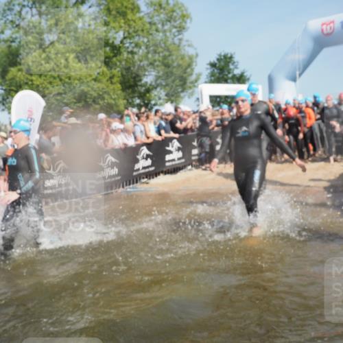 22.06.2025 - Viking Triathlon KatJ http://msf.ph/oto/8066343 22.06.2025 10:06:59 Schwimmen 66, 183, 244, 290, 318, 321, 328, 337, 369, 467, 468, 479, 494, 498, 525, 533, 631, 649 meine-sportfotos.de