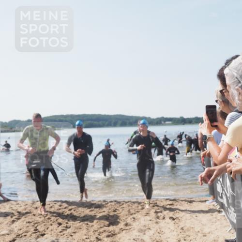 22.06.2025 - Viking Triathlon MichiJ http://msf.ph/oto/8066355 22.06.2025 10:33:59 Schwimmen 50, 70, 75, 184, 229, 242, 349, 429, 438, 478, 532, 540, 618, 635 meine-sportfotos.de