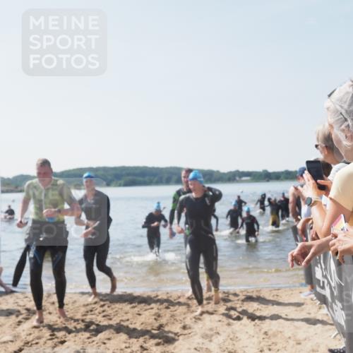 22.06.2025 - Viking Triathlon MichiJ http://msf.ph/oto/8066356 22.06.2025 10:33:59 Schwimmen 50, 70, 75, 184, 229, 242, 349, 429, 438, 478, 532, 540, 618, 635 meine-sportfotos.de