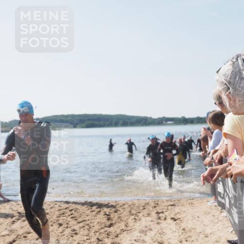22.06.2025 - Viking Triathlon MichiJ http://msf.ph/oto/8066374 22.06.2025 10:34:04 Schwimmen 46, 70, 75, 184, 297, 349, 429, 478, 532, 540, 618, 635 meine-sportfotos.de