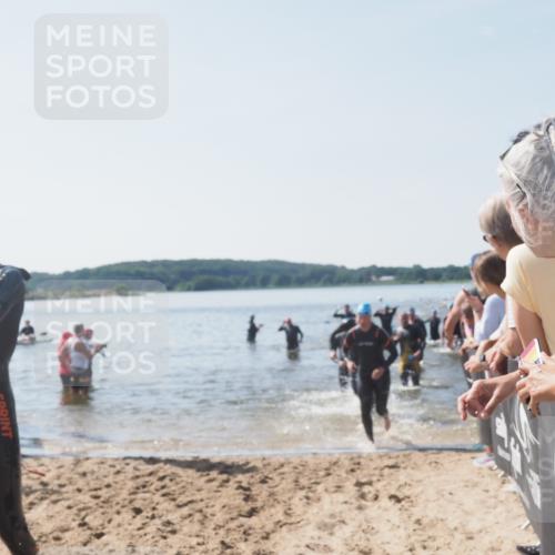 22.06.2025 - Viking Triathlon MichiJ http://msf.ph/oto/8066376 22.06.2025 10:34:04 Schwimmen 46, 70, 75, 184, 297, 349, 429, 478, 532, 540, 618, 635 meine-sportfotos.de