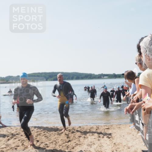 22.06.2025 - Viking Triathlon MichiJ http://msf.ph/oto/8066410 22.06.2025 10:34:09 Schwimmen 46, 70, 294, 297, 429, 478, 527, 532, 540, 618, 635 meine-sportfotos.de