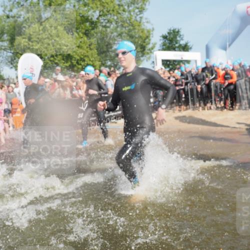 22.06.2025 - Viking Triathlon KatJ http://msf.ph/oto/8066427 22.06.2025 10:07:05 Schwimmen 64, 123, 190, 244, 328, 369, 402, 431, 467, 494, 498, 519, 607, 631, 649 meine-sportfotos.de