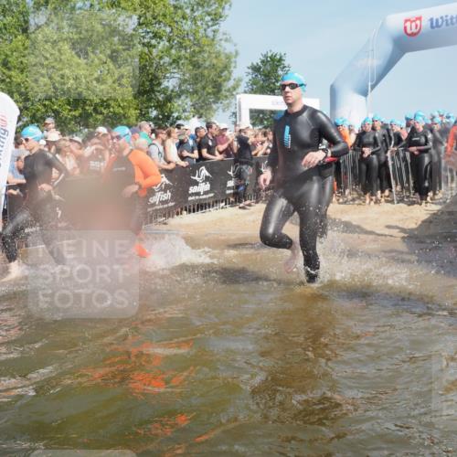 22.06.2025 - Viking Triathlon KatJ http://msf.ph/oto/8066462 22.06.2025 10:07:09 Schwimmen 64, 123, 190, 201, 202, 223, 328, 369, 402, 431, 463, 519, 607, 631, 637, 649 meine-sportfotos.de