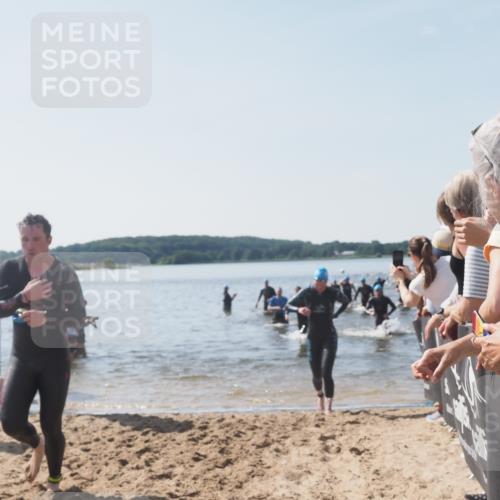 22.06.2025 - Viking Triathlon MichiJ http://msf.ph/oto/8066495 22.06.2025 10:34:21 Schwimmen 46, 294, 297, 306, 366, 430, 486, 520, 527 meine-sportfotos.de