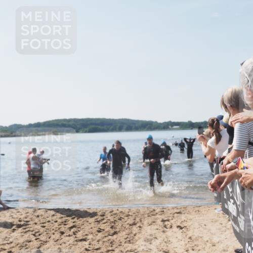 22.06.2025 - Viking Triathlon MichiJ http://msf.ph/oto/8066502 22.06.2025 10:34:26 Schwimmen 294, 306, 366, 430, 486, 520, 527, 546 meine-sportfotos.de