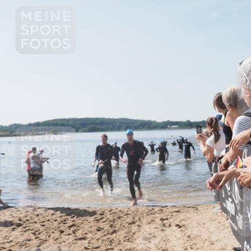 22.06.2025 - Viking Triathlon MichiJ http://msf.ph/oto/8066510 22.06.2025 10:34:26 Schwimmen 294, 306, 366, 430, 486, 520, 527, 546 meine-sportfotos.de