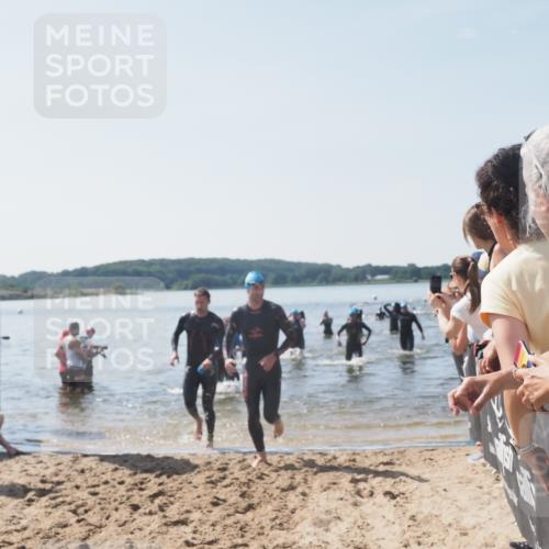 22.06.2025 - Viking Triathlon MichiJ http://msf.ph/oto/8066515 22.06.2025 10:34:27 Schwimmen 294, 306, 341, 366, 430, 486, 520, 527, 546 meine-sportfotos.de
