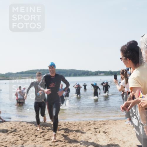 22.06.2025 - Viking Triathlon MichiJ http://msf.ph/oto/8066517 22.06.2025 10:34:28 Schwimmen 247, 294, 306, 341, 366, 430, 486, 520, 527, 546 meine-sportfotos.de