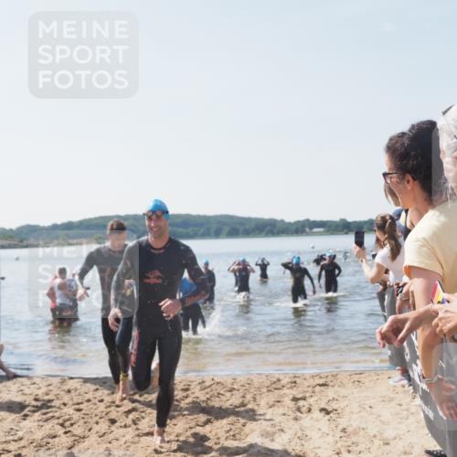 22.06.2025 - Viking Triathlon MichiJ http://msf.ph/oto/8066518 22.06.2025 10:34:28 Schwimmen 247, 294, 306, 341, 366, 430, 486, 520, 527, 546 meine-sportfotos.de