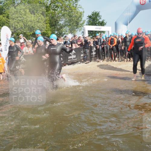 22.06.2025 - Viking Triathlon KatJ http://msf.ph/oto/8066519 22.06.2025 10:07:14 Schwimmen 64, 123, 190, 201, 202, 223, 267, 273, 326, 333, 402, 425, 431, 463, 519, 607, 637 meine-sportfotos.de
