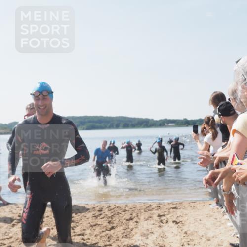 22.06.2025 - Viking Triathlon MichiJ http://msf.ph/oto/8066523 22.06.2025 10:34:29 Schwimmen 247, 294, 306, 341, 366, 430, 486, 520, 527, 546 meine-sportfotos.de